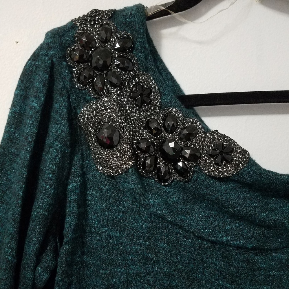 💰 Studio Y teal green knit asymmetric top, M